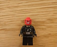 The LEGO Marvel Red Skull minifig
