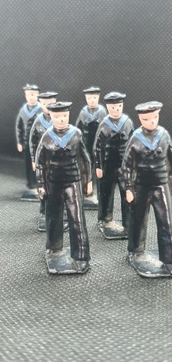 Rare and hard to find Vintage Early Britain's Hand Painted Lead Toy Soldiers (1940's) 6 Marching Sailors