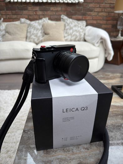 Leica Q3 Camera