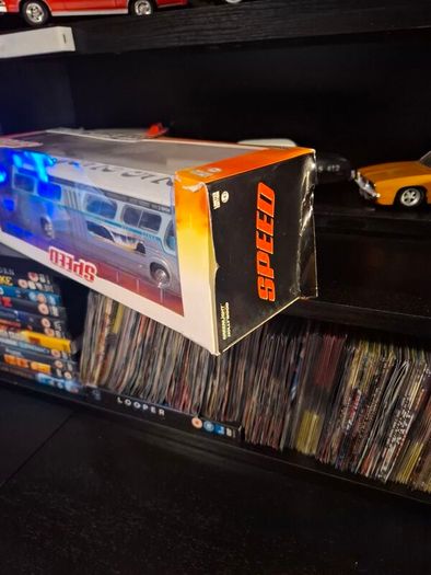 Model Bus