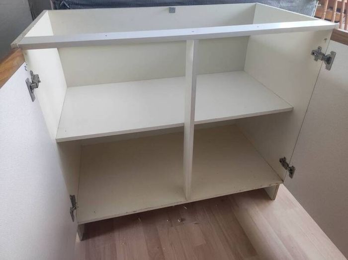 kitchen cabinet