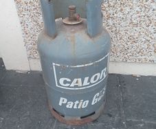 Patio gas bottle (full)