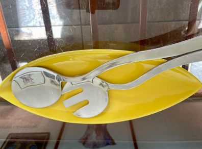 Sleekly Designed Wave Stainless Steel Salad Servers 18 10