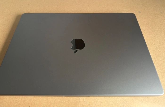Apple Macbook Pro 16" (2021) M1 Pro / 16gb / 1tb Ssd / 86% Bh