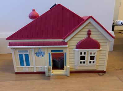 Bluey Playset- Family home and character figures family 4 pack