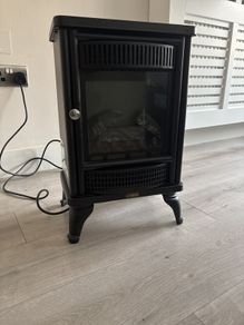 B&Q Traditional Electric Stove Heater - 2kW Log Effect - DBL05A-MS6N - Fully Working