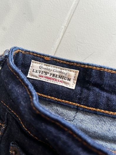 Levis High Rise Jeans