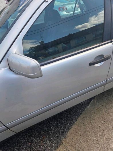 1997 Mercedes E200