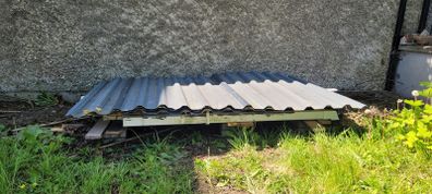 metal canopy + wooden pieces amd screws