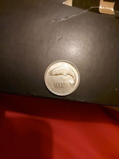 10p irish coin ,used condition,,year 2000,buyer collects or pays postage, extra 2 euros,