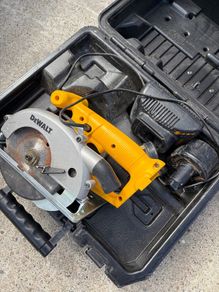 Dewalt saw