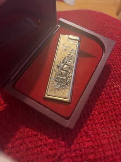 Vintage Japanese Lighter, Heavy gold tone, Original Presentation Case