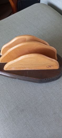 Letters holder