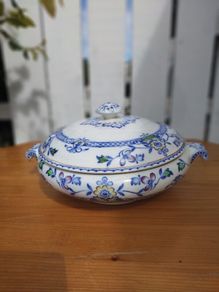 Vintage Toureen