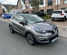 142 Renault Captur Intense 4,450  09-27