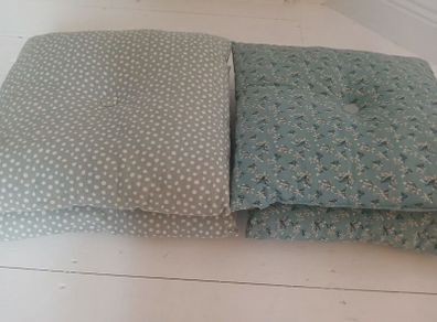 Cushions x4