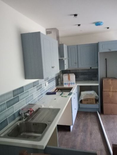 Tiler, bathroom fitters, kitchen fitters, handyman