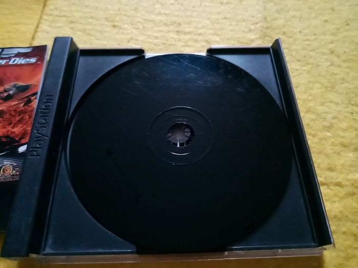 007 Tomorrow never dies PlayStation 1 Ps1 PlayStation 2 ps2 games Original