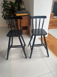 FREE kids dining chair x2