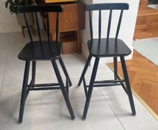 FREE kids dining chair x2