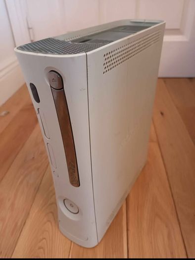 Broken Xbox 360 for parts
