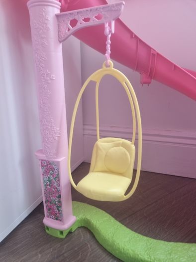Barbie dreamhouse