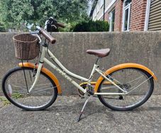 Girls Dawes Lil Duchess bicycle. 24 inch wheel