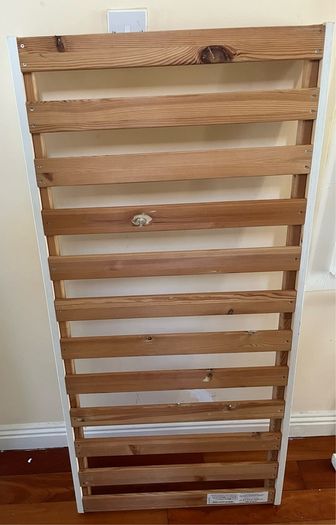 Wooden Toddler Bed (white)