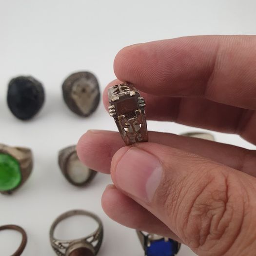 Antique 15 Heritage Style Rings Mixed Brass Glass & Decorative Stone Collection