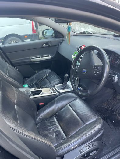 Volvo S40 or V50 breaking for parts