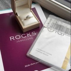 Engagement ring (lab grown diamond ) with paperwork