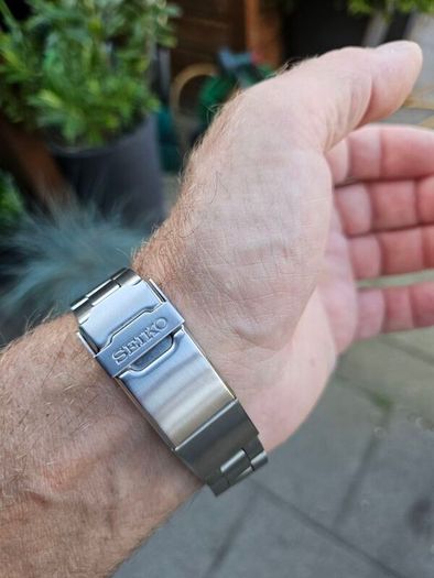 Watch Seiko Pilot Chronograph.