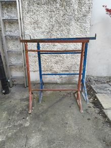 2 builder's trestles