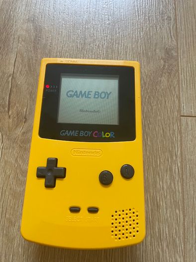 Nintendo Gameboy Color Yellow CGB-001 + Flash Card 4GB
