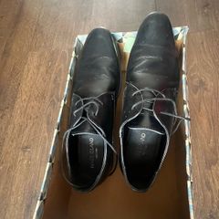 mans shoes
