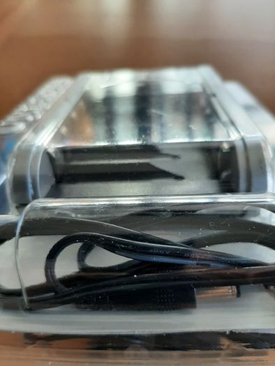Uniross battery recharger BNIB