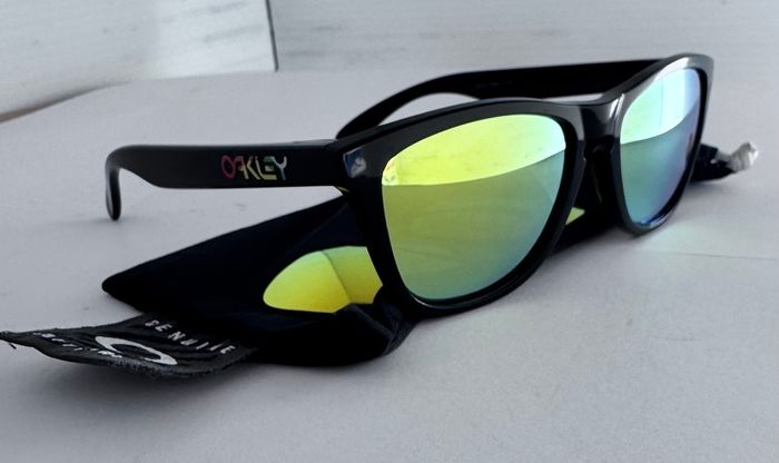 Oakley VR 46 Valentino Rossi Signature