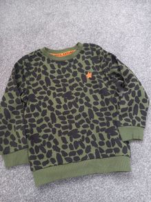 New boys jumper.age 4/5
