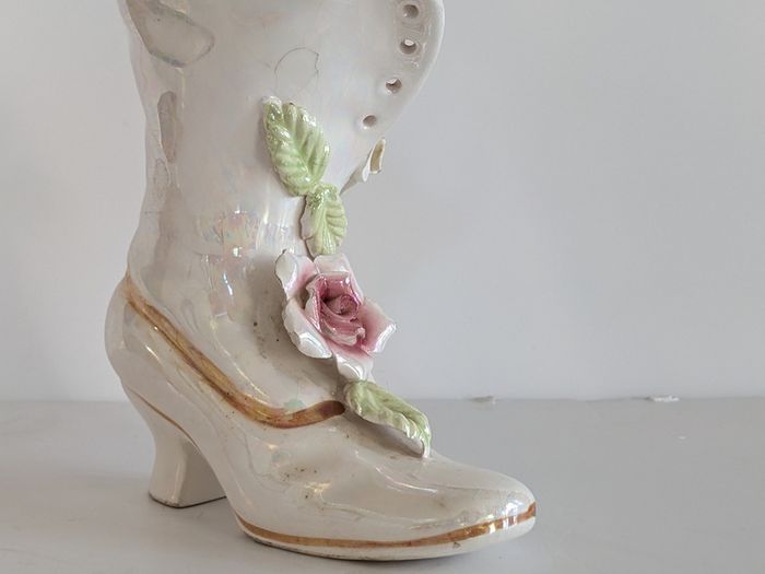 Porcelain Fancy French Dress Shoe with Red Roses