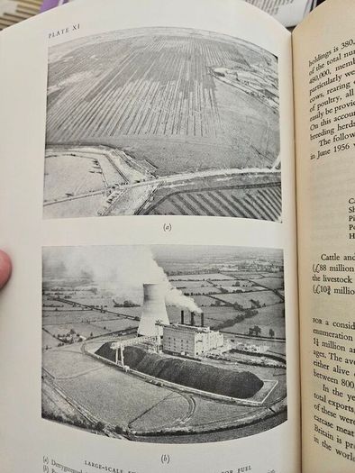 A View Of Ireland. 12 Essays On Different Aspects Of Irish Life And The Irish Countryside.  Edited By James Meenan & David A. Webb. First Edition Large Volume Hardback In Good Condition. See Photos For Same.