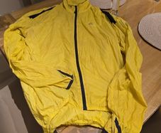 Dare 2b Illume Lightweight Wind-shell Pack-away Bag