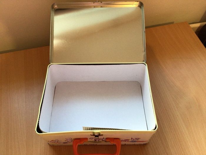 Cath Kidston Cath kids case tin