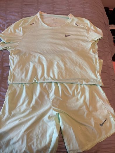 26 items of large Nike gym wear