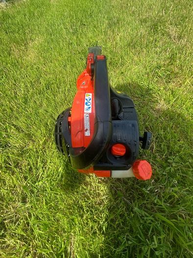 leaf blower