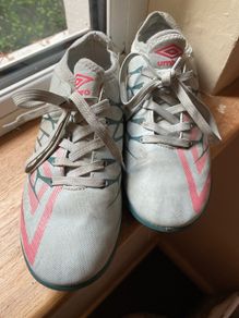 shoe girl umbro sports runner trainer size 34 grey