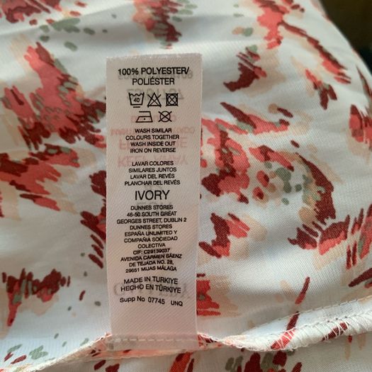 Gallery ivory/ burgundy blouse. Size 14