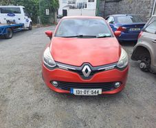 131 Renault Clio Breaking for parts