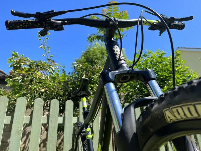 Mens mountain bike-Voodoo Bantu