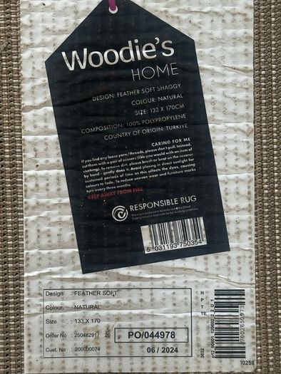 beige rug