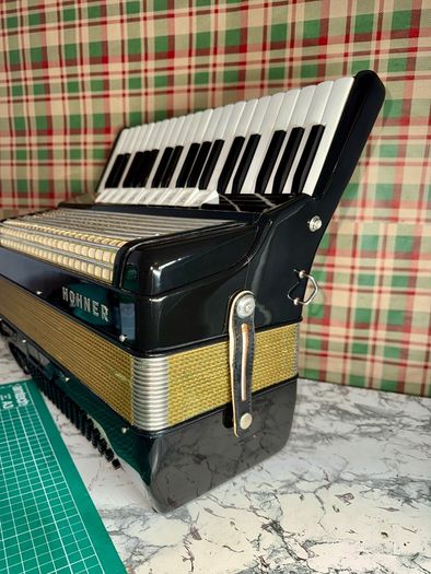 Accordion Hohner Verdi II M like new